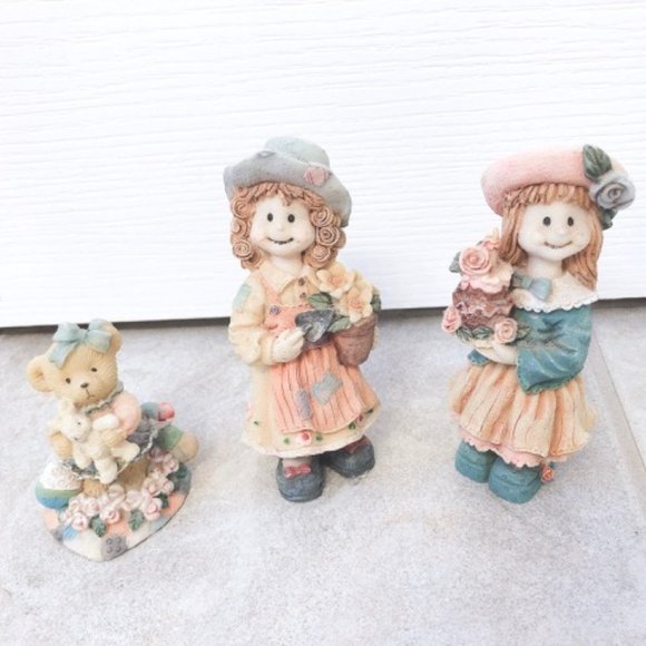 CUTE Figurines Doll and Teddy Bear - Picture 4 of 5